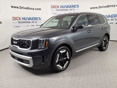 Used 2024 Kia Telluride EX w/ EX Captain's Chair Package