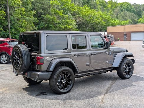 Used 2025 Jeep Wrangler Unlimited Sahara w/ Safety Group AWD/4WD image 9