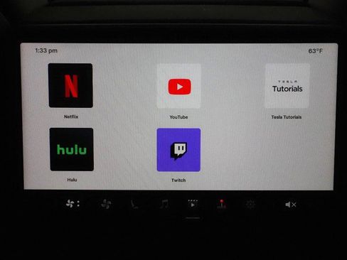 Used 2025 Tesla Model 3 RWD image 28