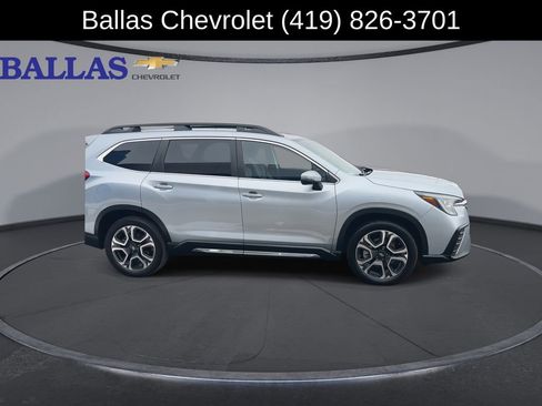 Used 2023 Subaru Ascent Limited AWD/4WD image 9
