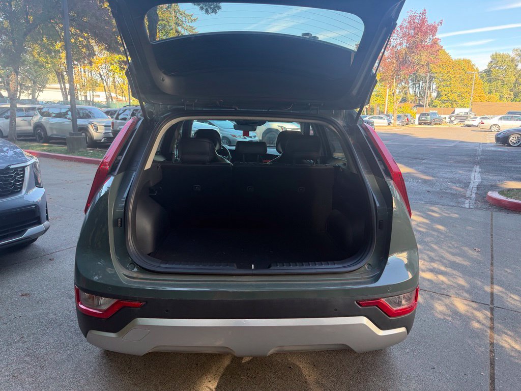 Used 2025 Kia Niro EX FWD image 14
