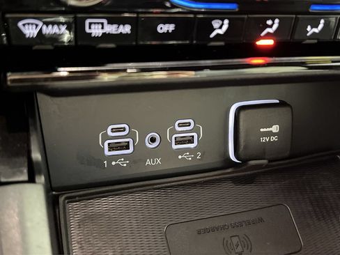 Used 2025 Jeep Grand Cherokee Altitude AWD/4WD image 31