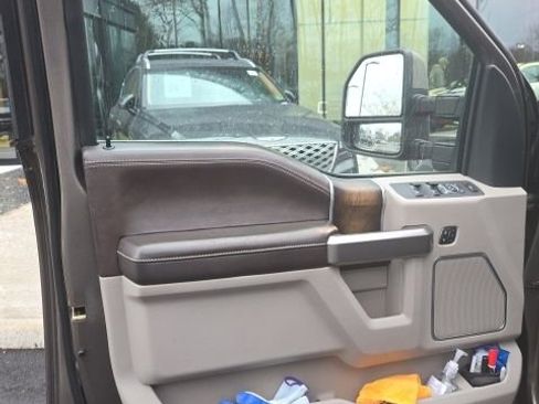 Used 2018 Ford F250 Limited w/ FX4 Off-Road Package image 9