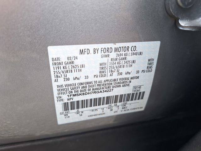 Used 2024 Ford Explorer XLT w/ Equipment Group 202A AWD/4WD image 30