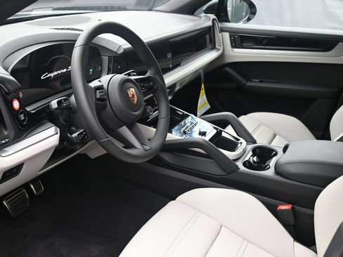 New 2026 Porsche Cayenne S AWD/4WD image 4