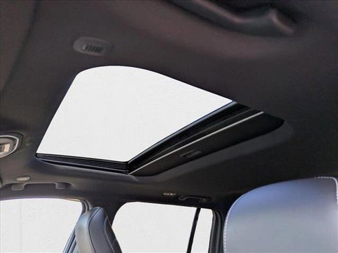 New 2025 Jeep Grand Cherokee Altitude image 14