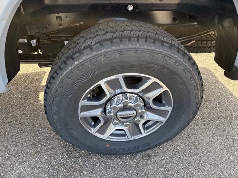 New 2026 Ford F250 Lariat w/ Lariat Premium Package AWD/4WD image 13
