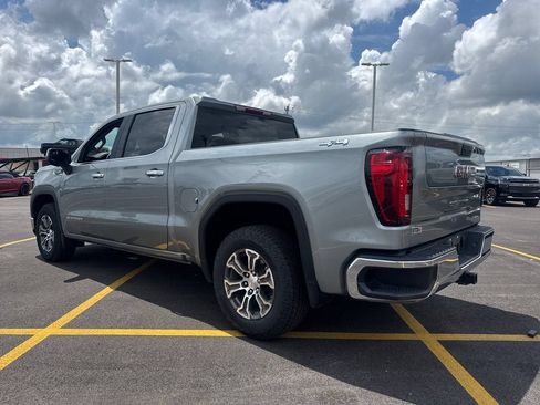 Used 2025 GMC Sierra 1500 SLT AWD/4WD image 4