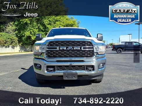 Used 2024 RAM 2500 Big Horn AWD/4WD image 2
