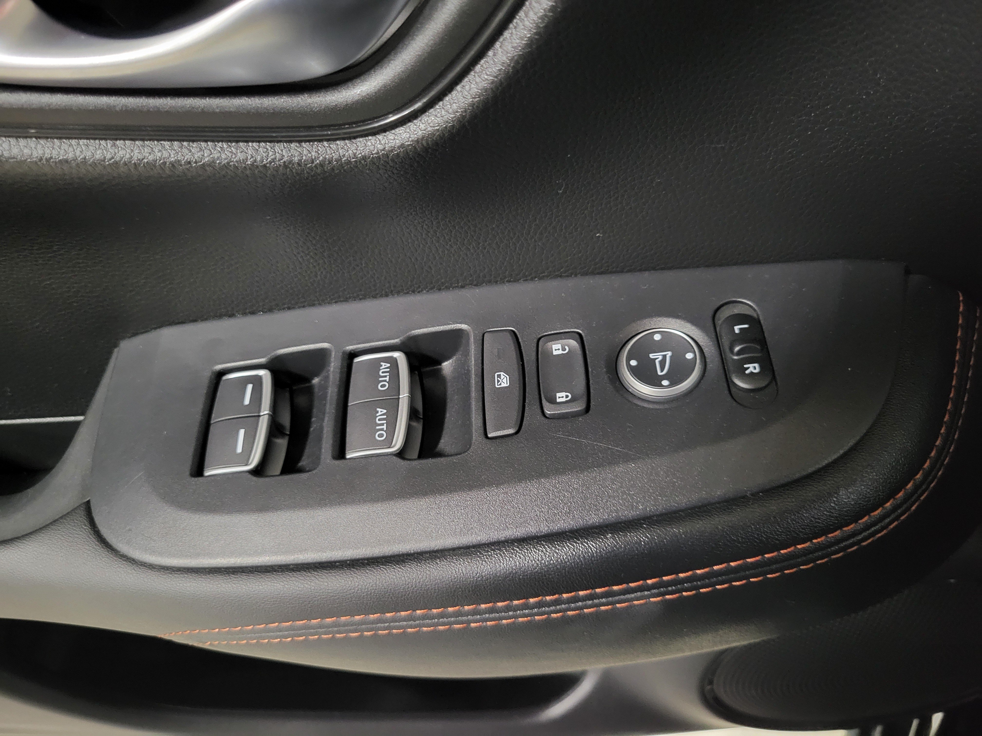 Certified 2025 Honda HR-V Sport image 18