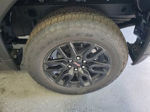 New 2026 GMC Sierra 1500 Elevation image 30