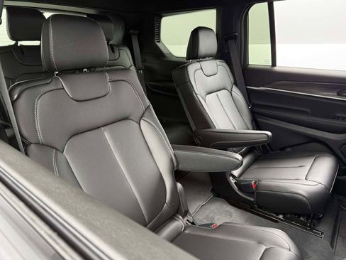 New 2025 Jeep Grand Cherokee L Limited image 19