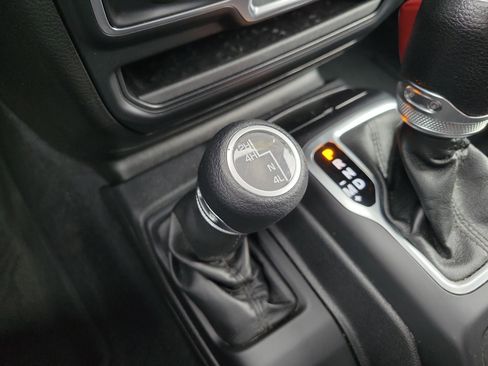 Used 2018 Jeep Wrangler Unlimited Sport image 34