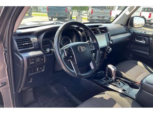 Used 2022 Toyota 4Runner TRD Off-Road image 15