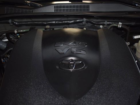 Used 2017 Toyota Tacoma TRD Off-Road image 46