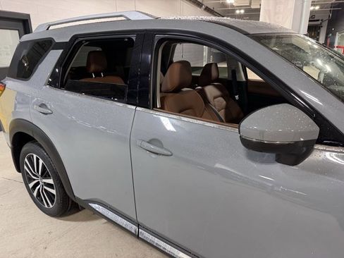 New 2025 Nissan Pathfinder Platinum image 7