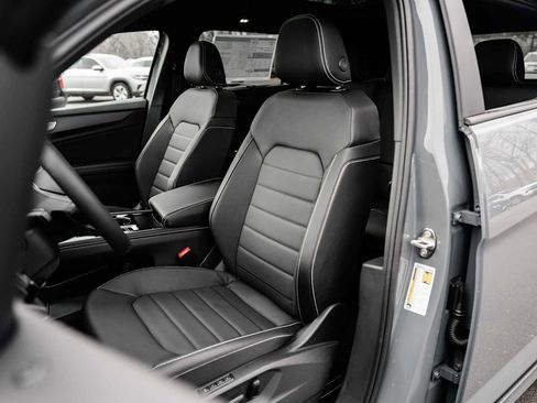 New 2026 Volkswagen Atlas Cross Sport SEL R-Line image 4