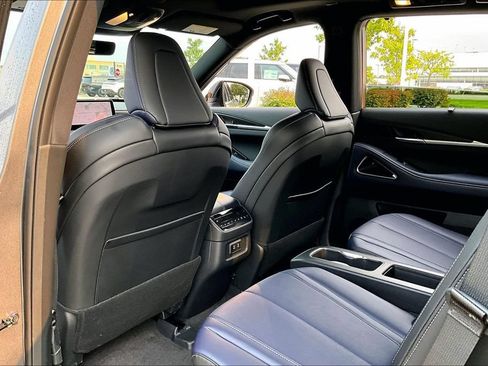 Certified 2026 INFINITI QX60 Sport w/ Dark Cargo Package AWD/4WD image 31