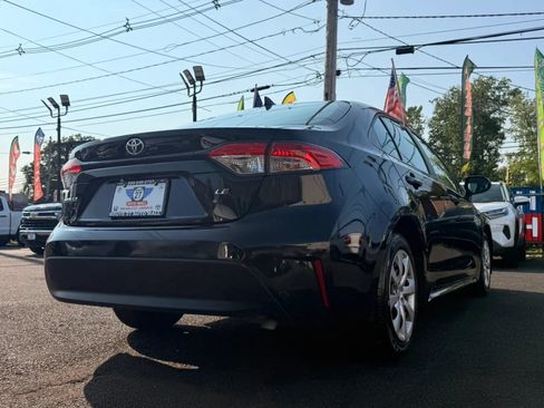 Used 2023 Toyota Corolla LE FWD image 9