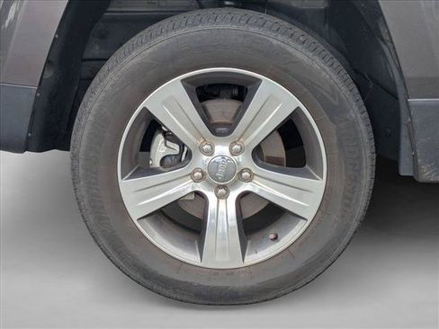 Used 2016 Jeep Patriot High Altitude AWD/4WD image 9