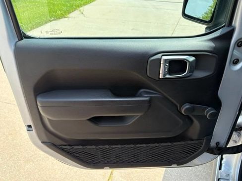 Used 2023 Jeep Wrangler Sport AWD/4WD image 9