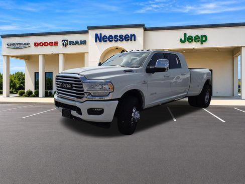 Used 2024 RAM 3500 Limited w/ Safety Group AWD/4WD image 3