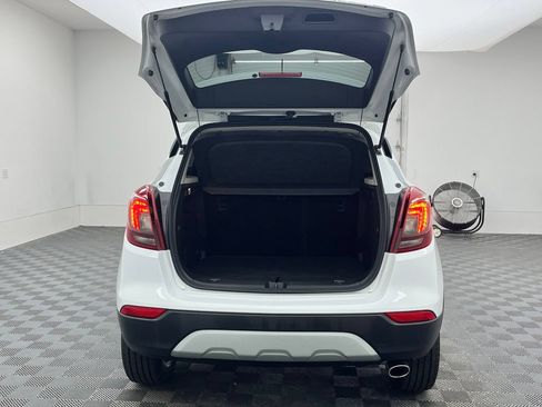 Used 2022 Buick Encore Preferred AWD/4WD image 9