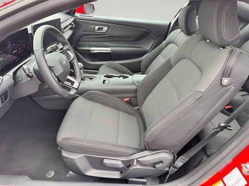 Used 2025 Ford Mustang Coupe RWD image 9