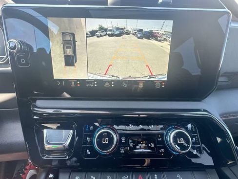 Used 2024 GMC Sierra 1500 AT4 w/ Technology Package AWD/4WD image 19