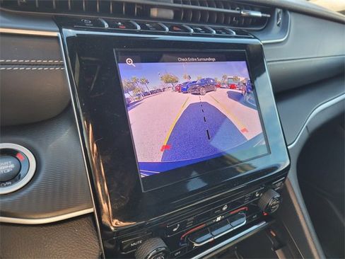 Used 2025 Jeep Grand Cherokee Altitude image 31