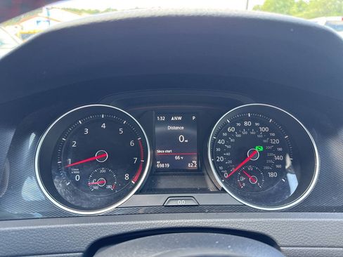 Used 2017 Volkswagen GTI SE FWD image 32