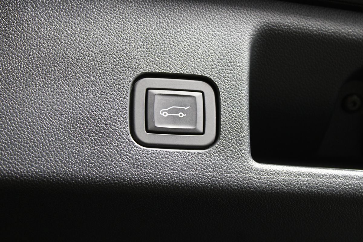 Used 2024 Chevrolet Equinox EV RS FWD image 27