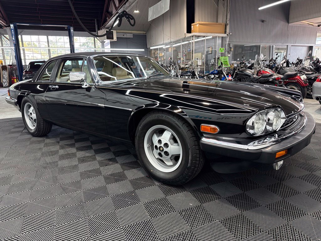 Used 1988 Jaguar XJS V12 Convertible RWD image 11
