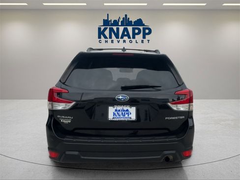 Used 2019 Subaru Forester Premium image 4