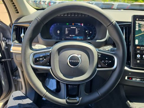 Used 2025 Volvo XC90 B6 Plus AWD/4WD image 14
