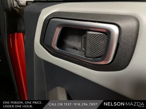 Used 2023 Ford Bronco Badlands image 42