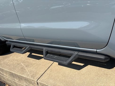 Used 2023 Nissan Frontier PRO-4X w/ Technology Package image 7