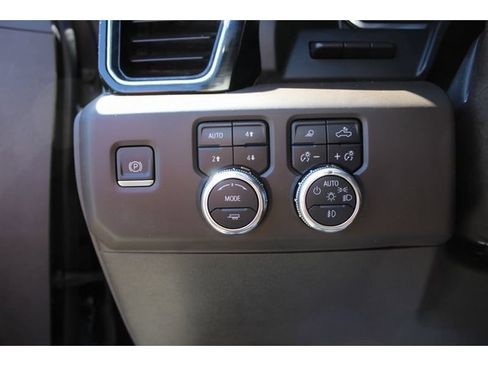 Used 2024 GMC Sierra 1500 Denali w/ Technology Package AWD/4WD image 25