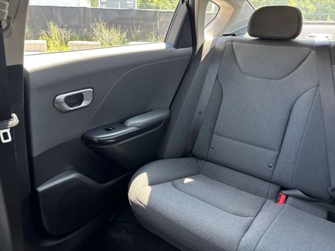Used 2025 Kia K4 FWD image 39