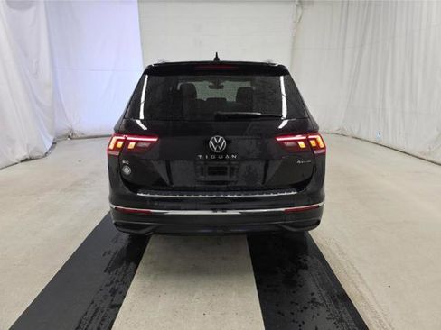 Used 2022 Volkswagen Tiguan SE image 4