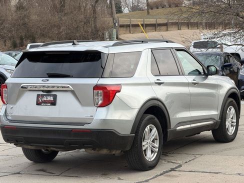 Used 2023 Ford Explorer XLT image 6