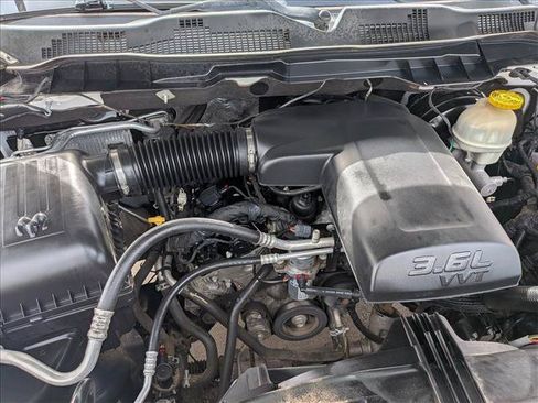 Used 2016 RAM 1500 Express RWD image 27
