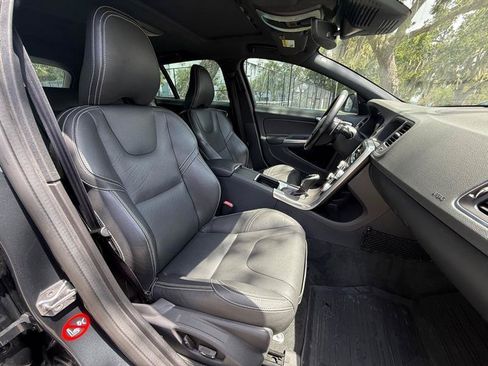 Used 2016 Volvo V60 T5 Platinum w/ 19" Sport Package FWD image 19