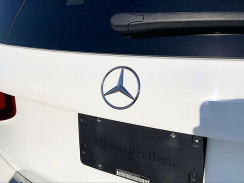 Used 2021 Mercedes-Benz GLB 250 w/ Premium Package image 28