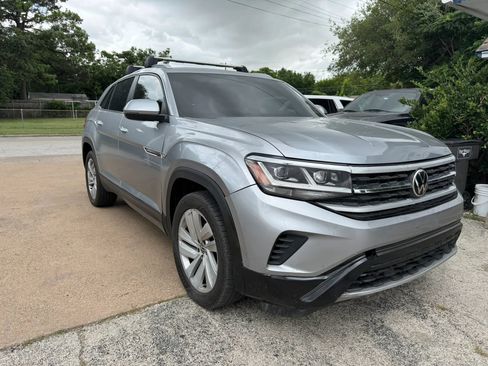 Used 2020 Volkswagen Atlas Cross Sport SE w/ Panoramic Sunroof Package AWD/4WD image 3