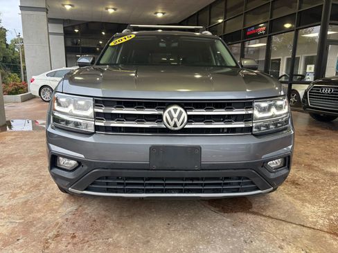 Used 2019 Volkswagen Atlas SE w/ Towing Package image 2