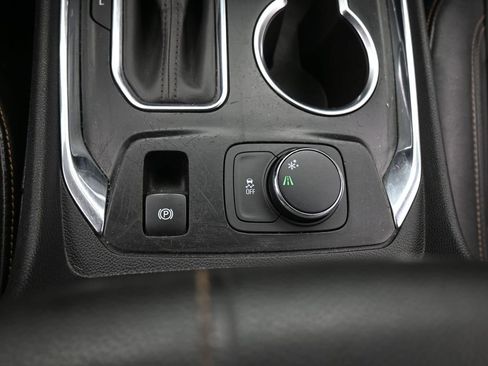 Used 2019 Chevrolet Traverse RS image 27