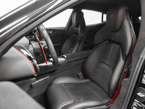 Certified 2025 Ferrari Purosangue AWD/4WD image 3