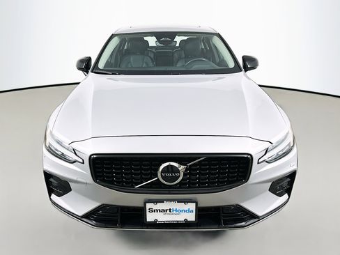 Used 2024 Volvo S60 B5 Core image 2