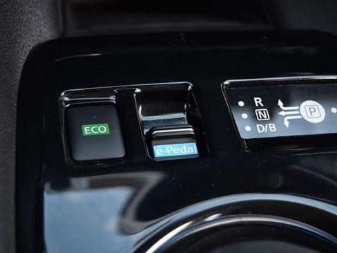 Used 2024 Nissan Leaf SV Plus image 17